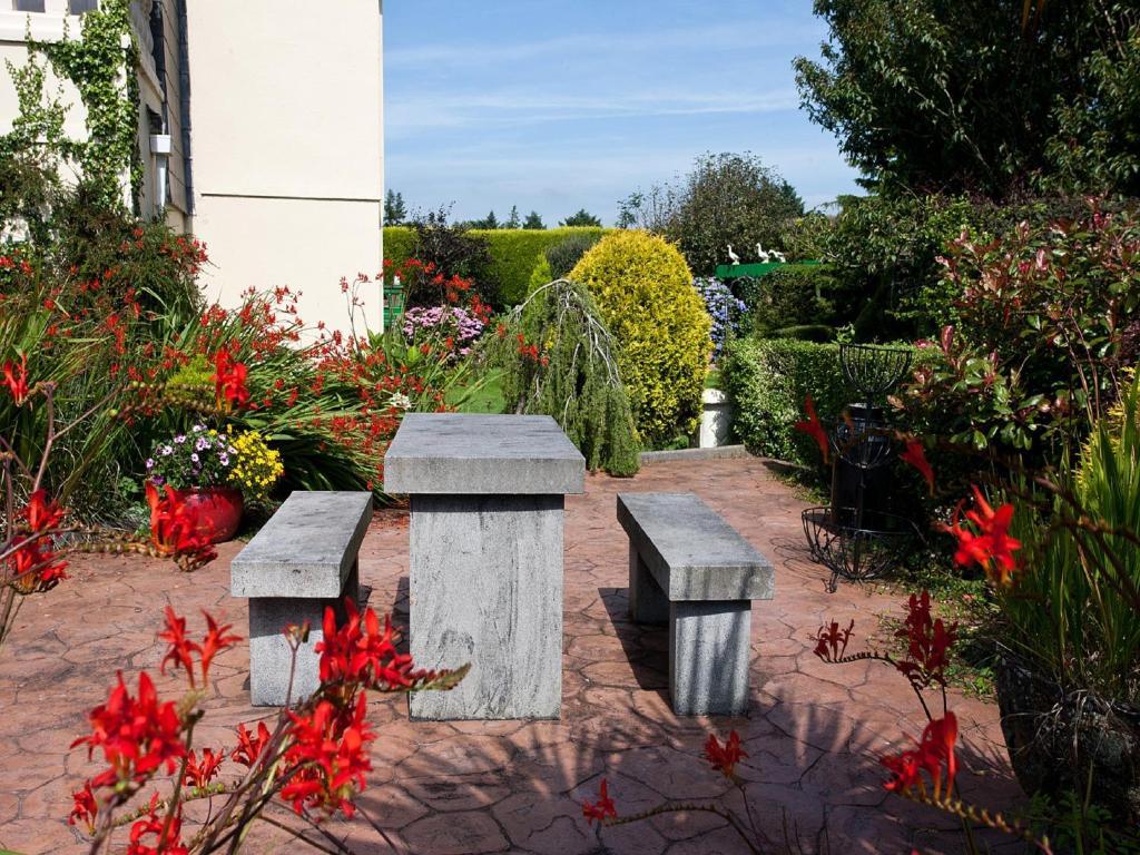 Newtown Farm Country House Hotel Ardmore  Exterior photo